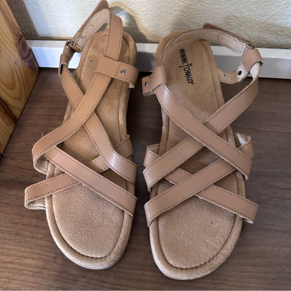 Minnetonka Women's Slingback Sunny Beige Sandals Size 13 - Picture 3 of 9